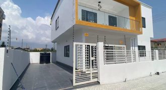 4 Bedrooms House